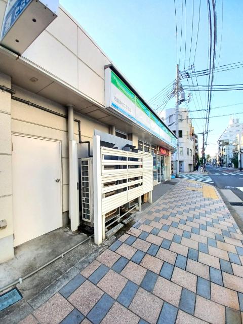 ファミリーマート田園調布二丁目店：76m