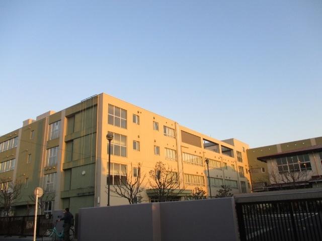 川崎市立東高津小学校：600m