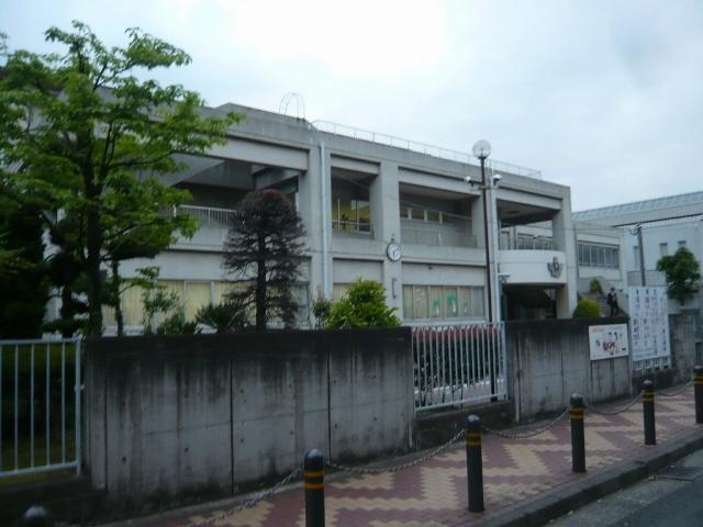 川崎市立高津中学校：1758m