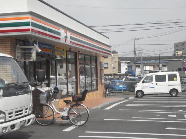 セブンイレブン川崎新作店：233m
