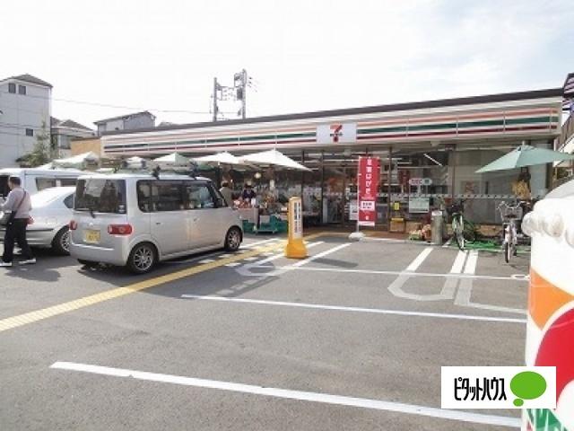 セブンイレブン世田谷弦巻1丁目店：64m