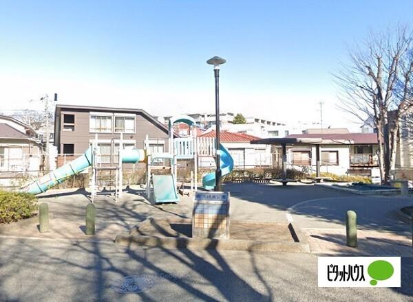 駒沢緑泉公園：814m