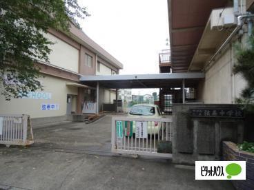 世田谷区立弦巻中学校：796m