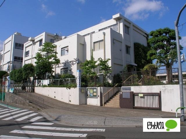 世田谷区立二子玉川小学校：617m