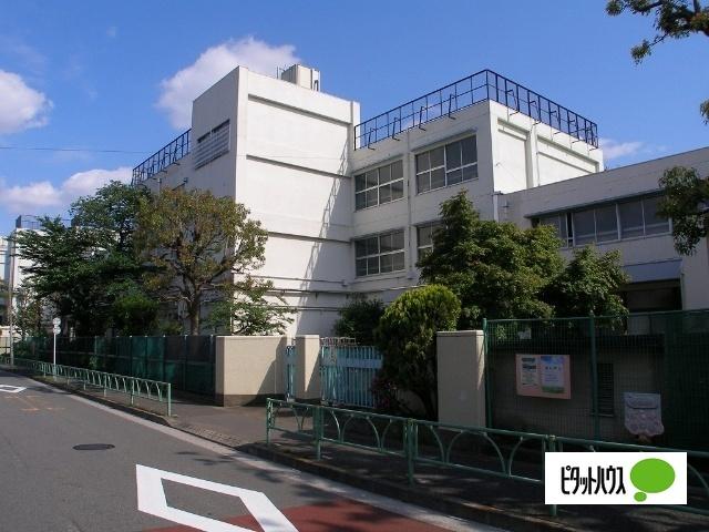世田谷区立瀬田中学校：691m