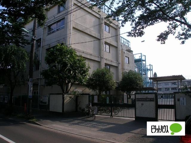 世田谷区立用賀小学校：928m