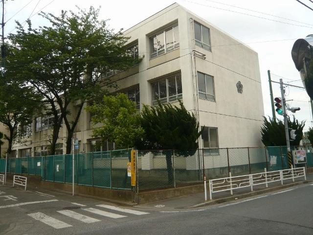 川崎市立坂戸小学校：447m