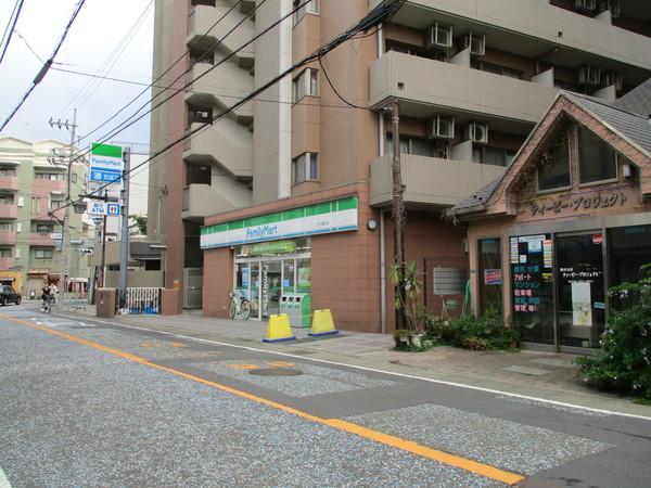 ファミリーマート二子大通り店：96m