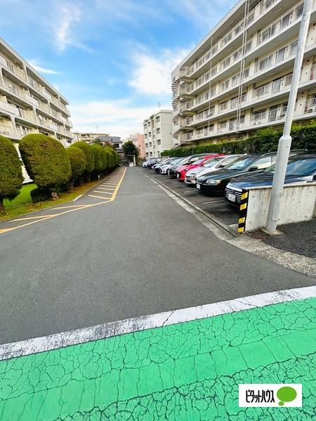 宮前平富士通ハイツA棟 駐車場