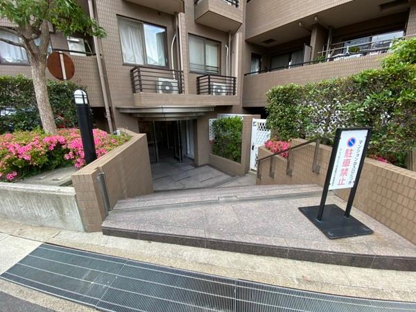 クレッセント二子多摩川Ⅳ エントランス