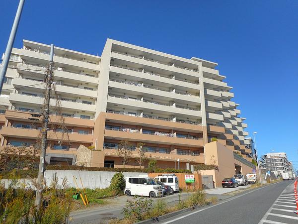 ヒルハイツたまプラーザソルヴィル　A棟 外観