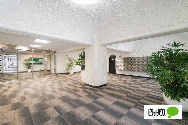 秀和第二南平台レジデンス エントランス