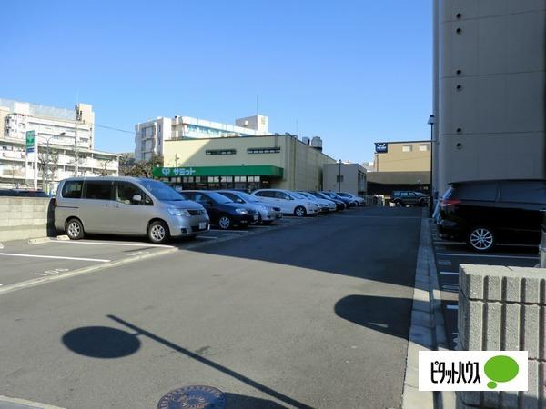 馬事公苑ハイム2号棟 駐車場