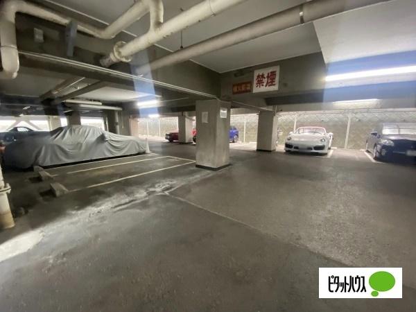 　ヴィラ赤坂 駐車場