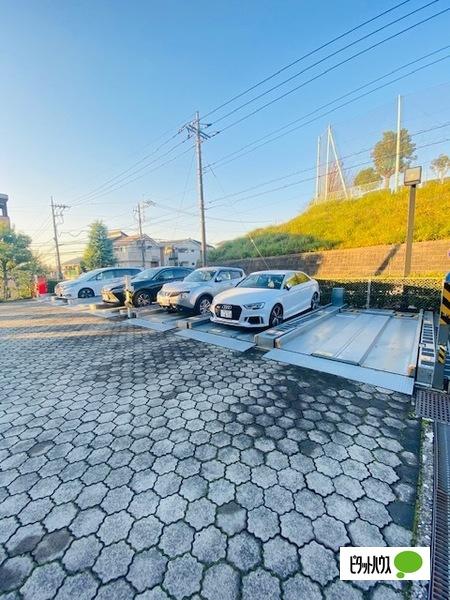 東急ドエル・ビアス市が尾A棟 駐車場