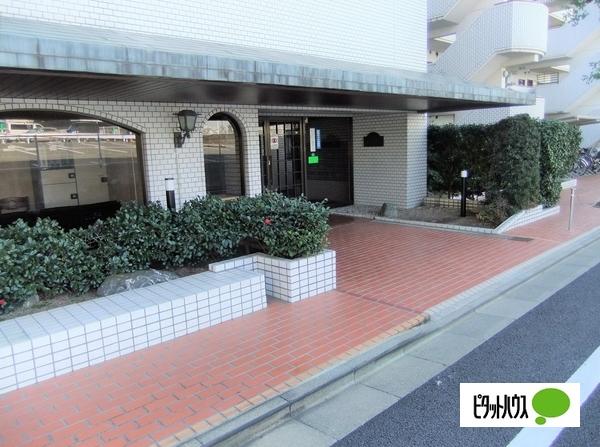 ペアパレス桜新町楠館 エントランス
