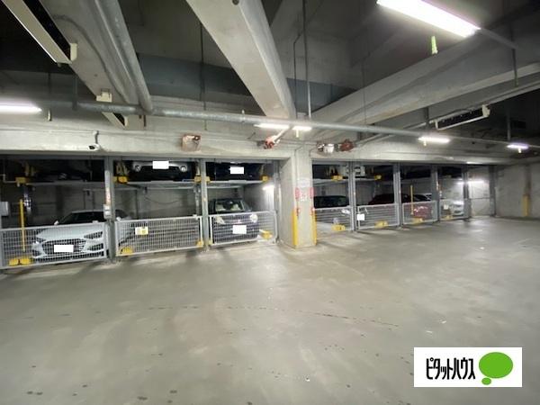 コスモ青葉台シエルヴェール弐番館 駐車場