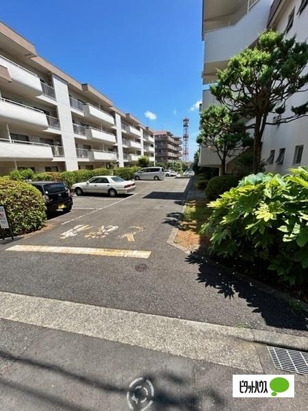 東急市が尾ドエリングB棟 駐車場