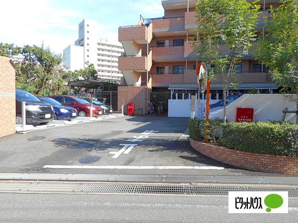 溝の口南パーク・ホームズ弐番館 駐車場