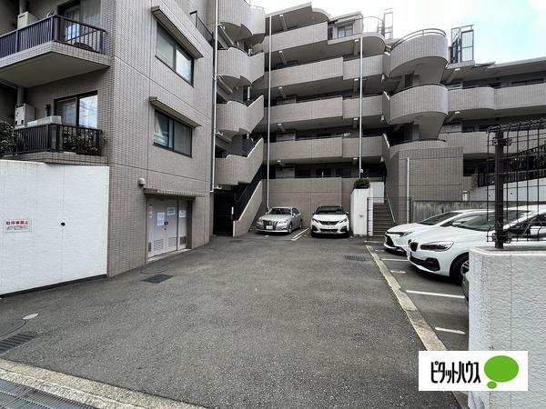 鷺沼小台パークホームズ 駐車場