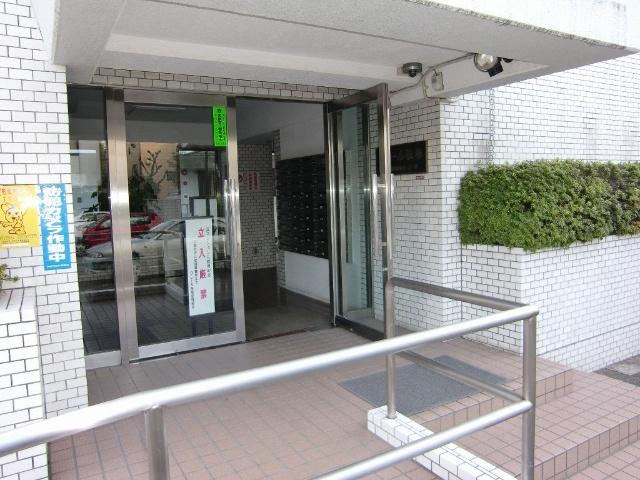 クレール弦巻 エントランス
