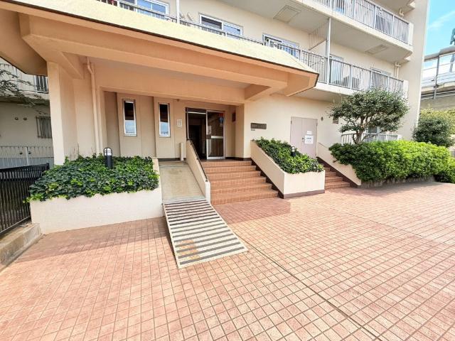 桜新町サンハイツ エントランス