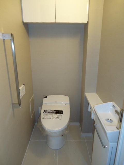 ダイレクトタワー池袋要町（1304） トイレ