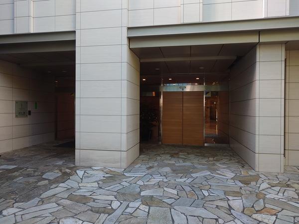 白金タワー エントランス