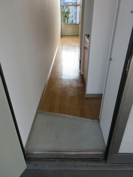 コンポステーラ（103） 玄関