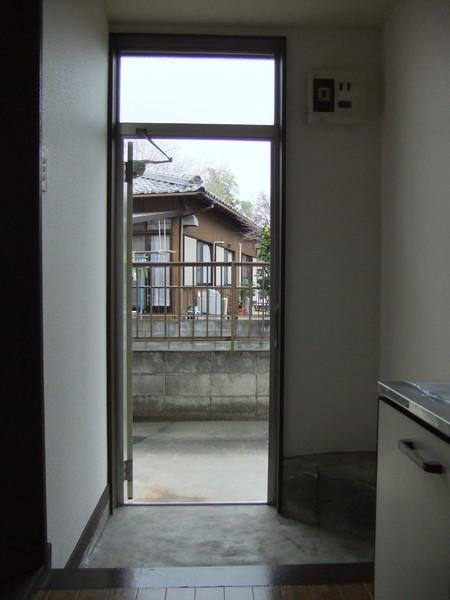 ウォールデン成島　弐番館（105） 玄関