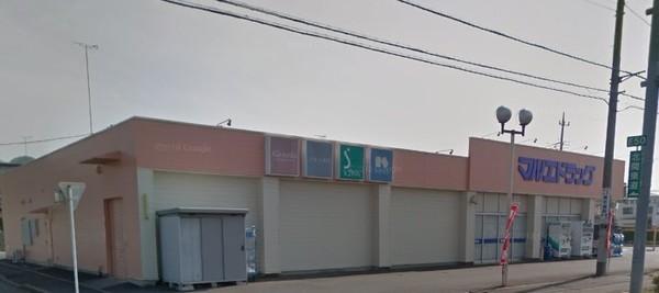マルエドラッグ山川店：1505m