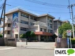 佐野市立城北小学校：810m