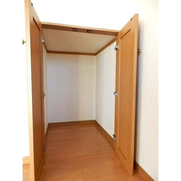 太田市鳥山上町アパート 収納