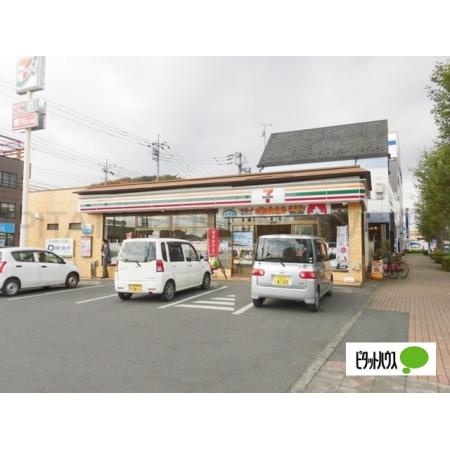 セブンイレブン足利東武駅前店：284m