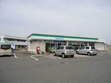 ファミリーマート大泉寄木戸店：681m