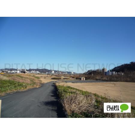 渡良瀬川河川緑地：2134m
