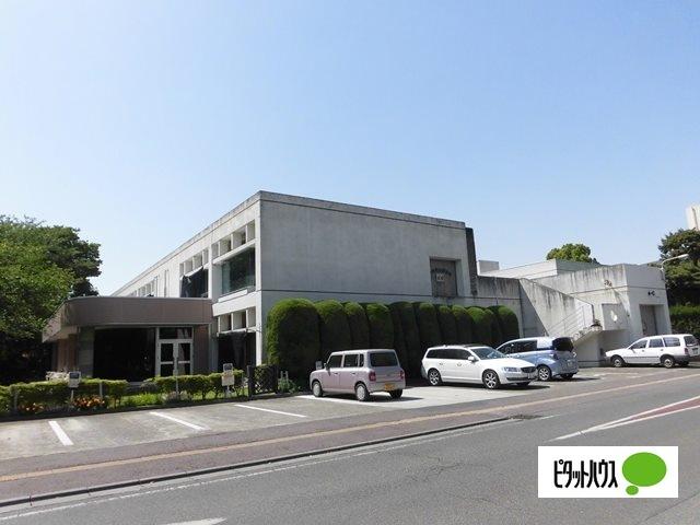 館林市立図書館：2102m