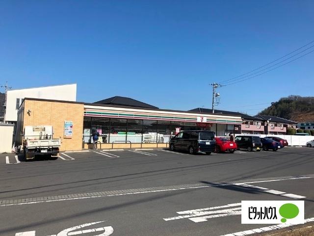 セブンイレブン足利山下東店：697m