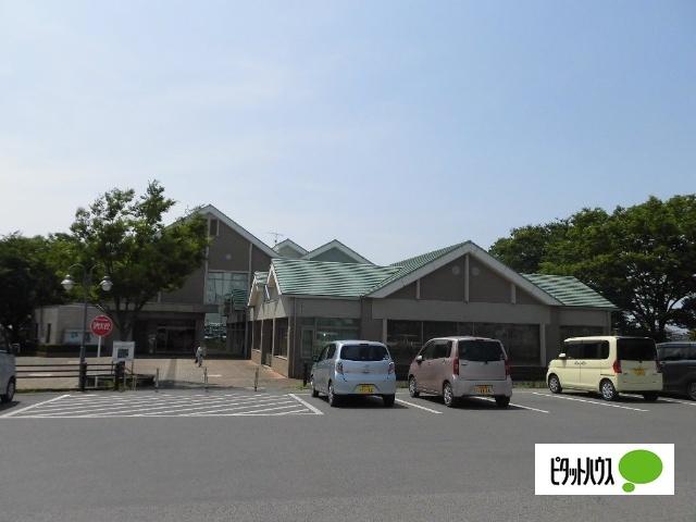 邑楽町立図書館：751m