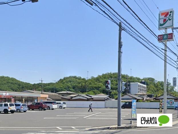 セブンイレブン足利五十部店：495m