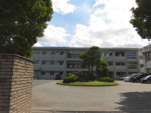 大泉町立南中学校：1099m