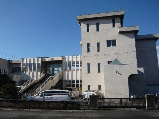 大泉町立西小学校：462m