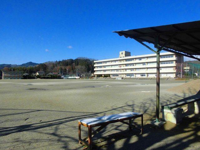 足利市立北中学校：530m