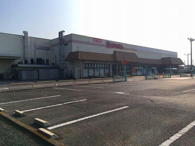 とりせん大泉店：728m