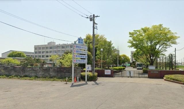 埼玉県立妻沼高校：615m