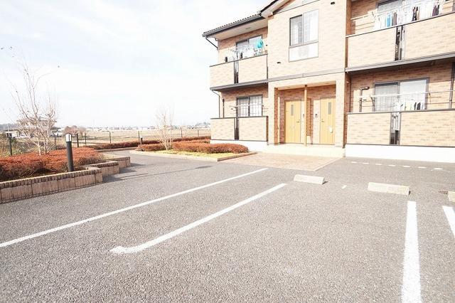 ブラウベルク　Ｂ（103） 駐車場