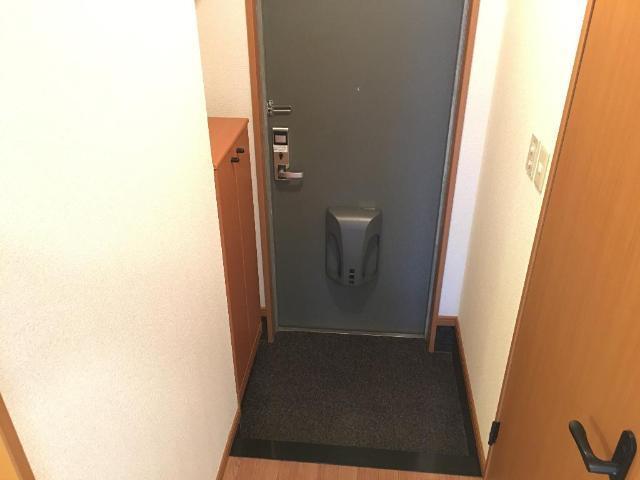 パルティールＫ 玄関