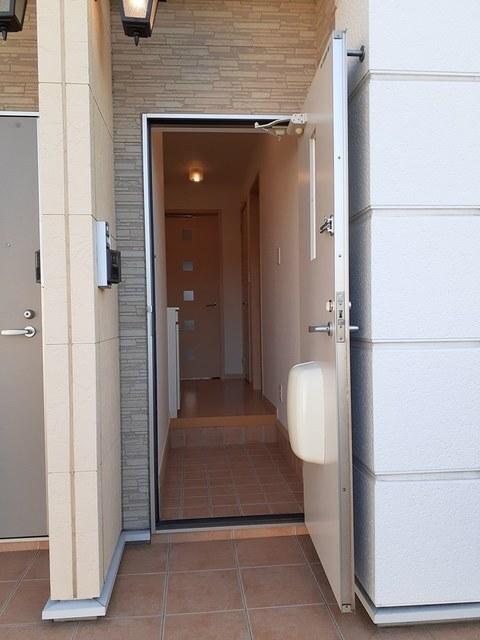 ビエントＢ（102） 玄関