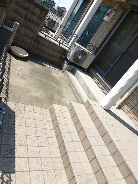 マルシェ（003） 庭