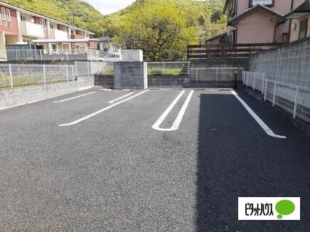 ブローテＭ（202） 駐車場